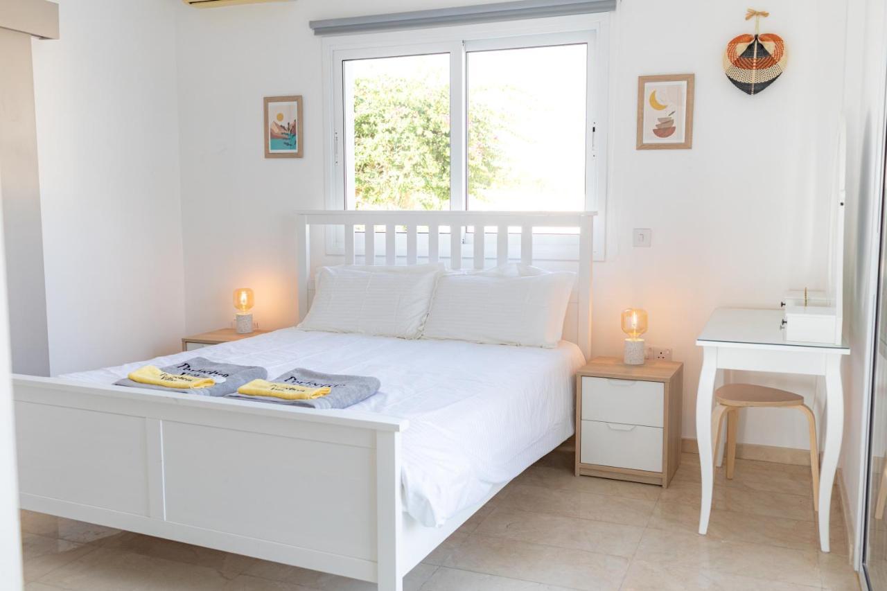 Grand Villa Lynn Seaview 아이아 나파 외부 사진